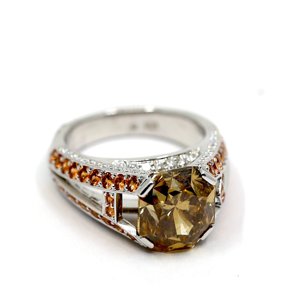 Harry Winston 5.76 Carat Diamond Engagement Ring - Picture 9 of 16